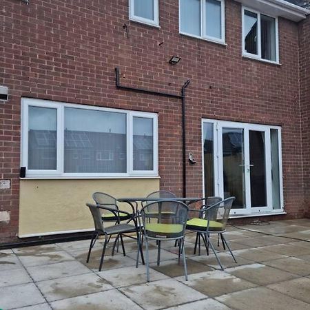 5 Bedroom House - Cheshire Oaks Ellesmere Port Dış mekan fotoğraf