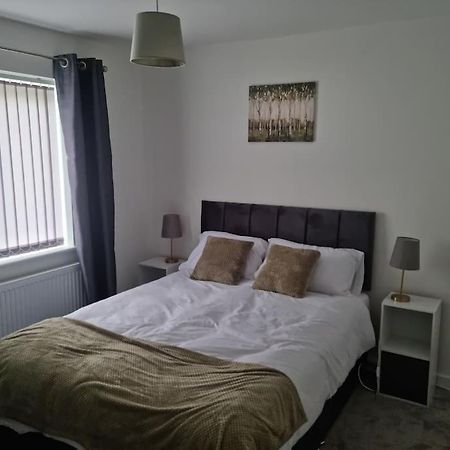 5 Bedroom House - Cheshire Oaks Ellesmere Port Dış mekan fotoğraf