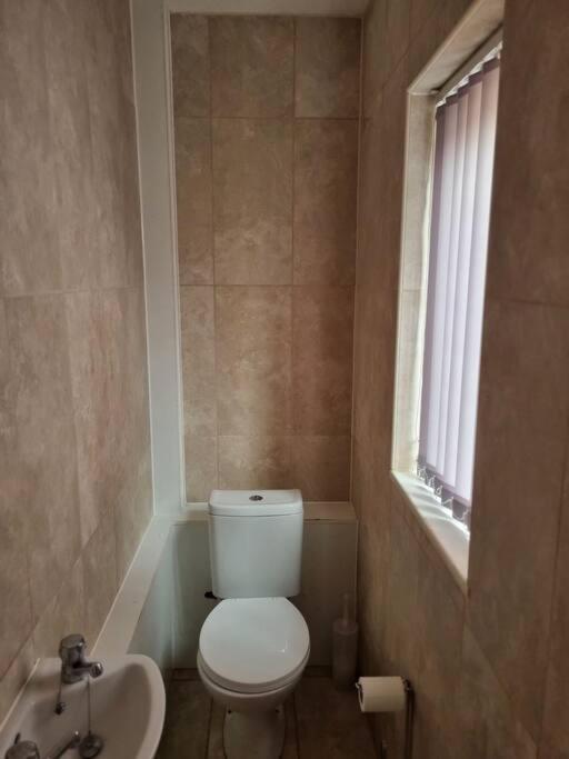 5 Bedroom House - Cheshire Oaks Ellesmere Port Dış mekan fotoğraf